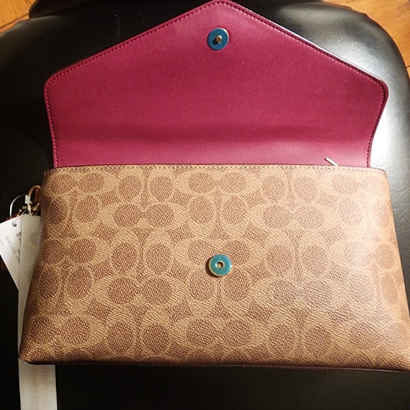 NWT COACH Signature Wristlet - Picture 11 of 12